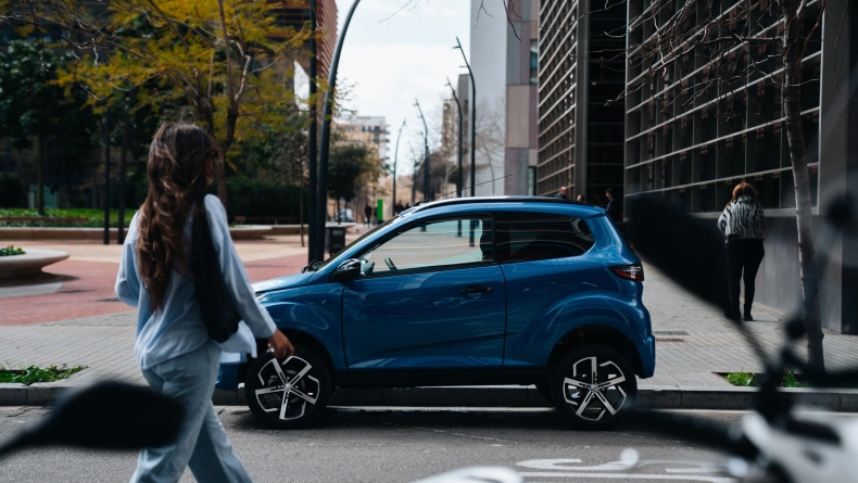 Brommobielen AIXAM Crossover SITU_CROOVR_BLS_PNG (1).jpg