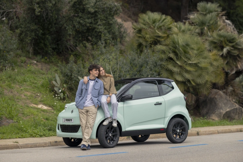 Brommobielen AIXAM e Minauto EBS06264 - Vert.jpg