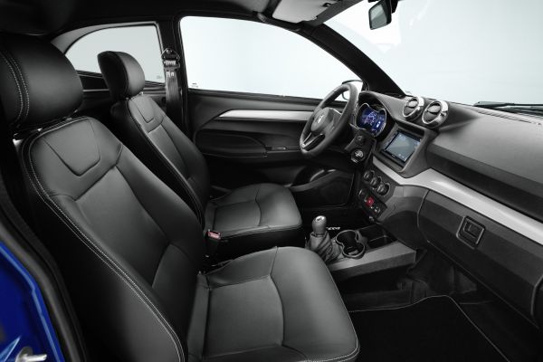 Brommobielen AIXAM Coupé Stoelen met 2-kleurig ivorenlook/zwart kunstlederen bekleding