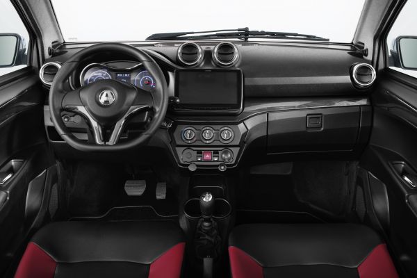 Brommobielen AIXAM Crossline Ebbehoutlook dashboard (Tablet als optie)